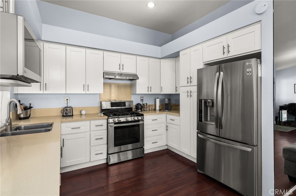 2806 Eaglecrest Place