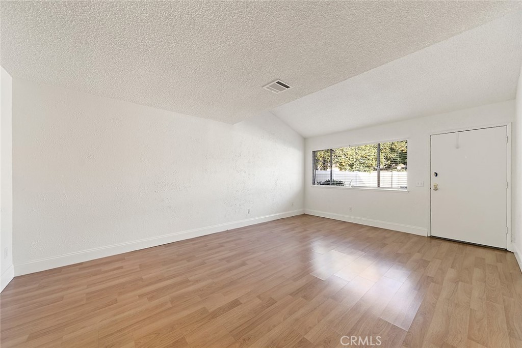 750 E 5th Street 33