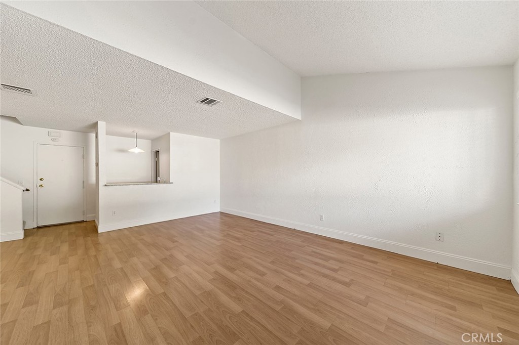 750 E 5th Street 33