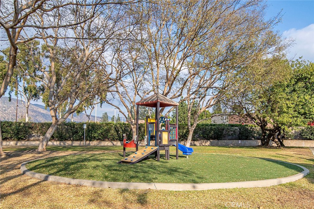 750 E 5th Street 33
