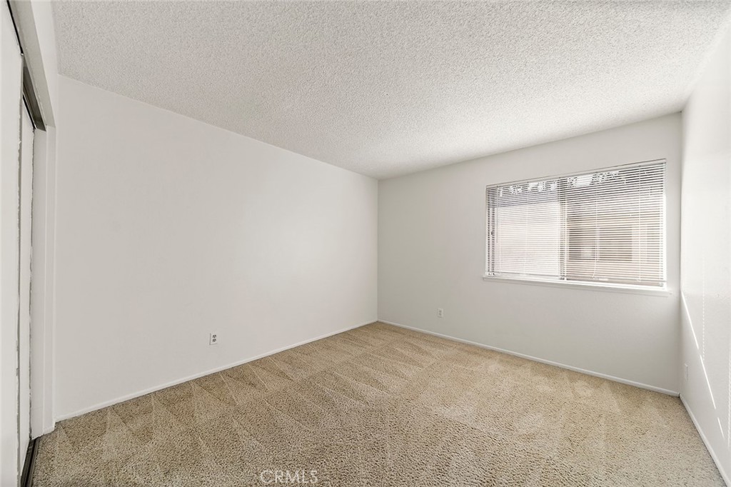 750 E 5th Street 33