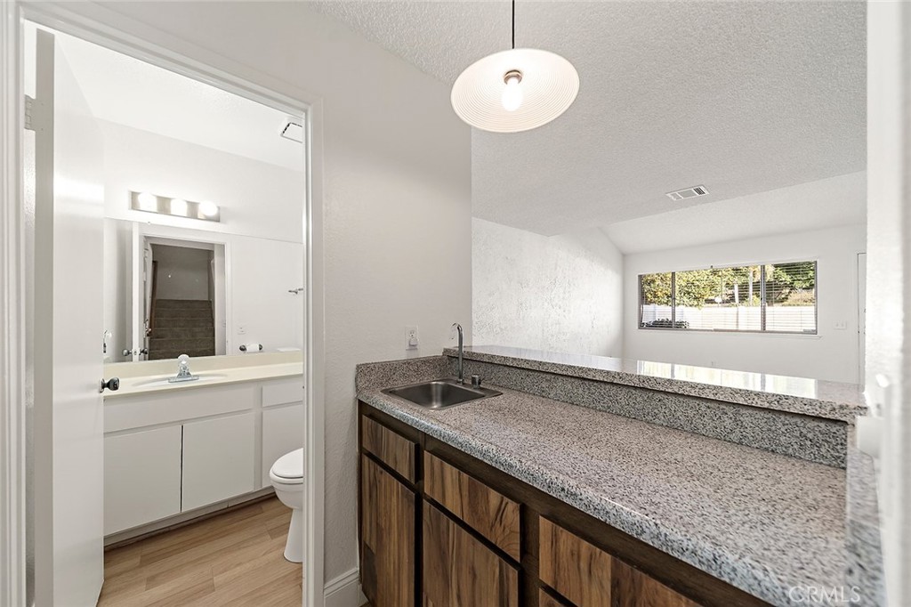 750 E 5th Street 33