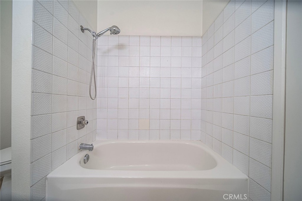 750 E 5th Street 33