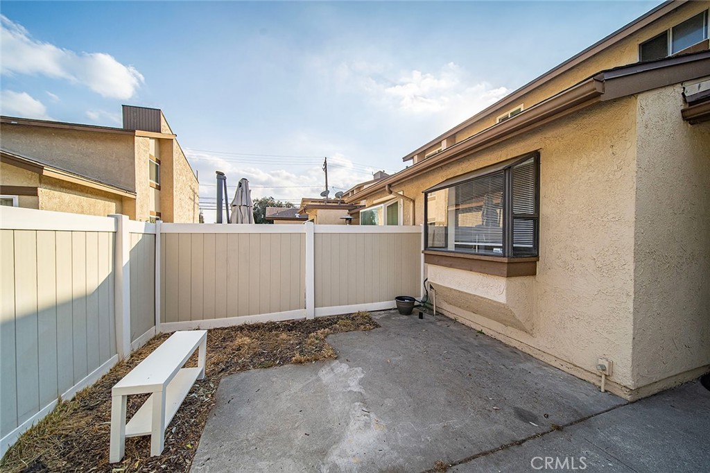 750 E 5th Street 33