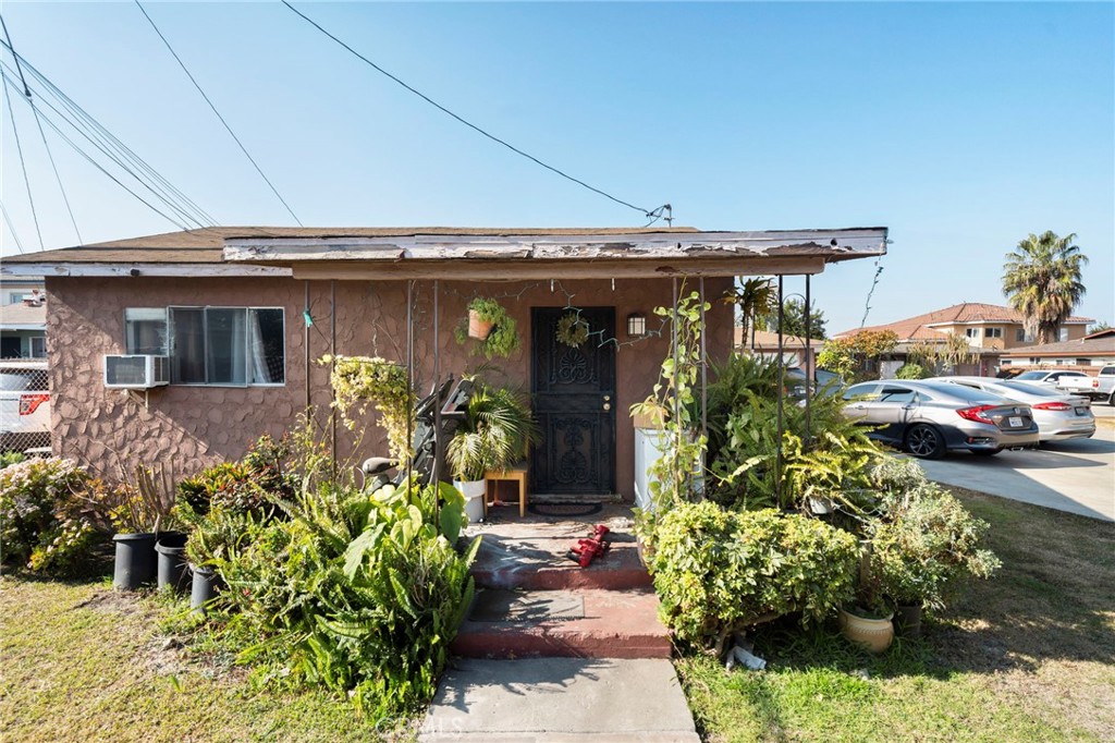 2463 Tamora Avenue