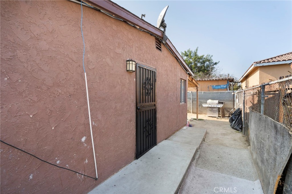 2467 Tamora Avenue