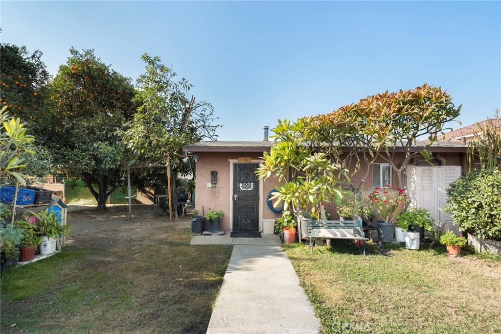 2467 Tamora Avenue