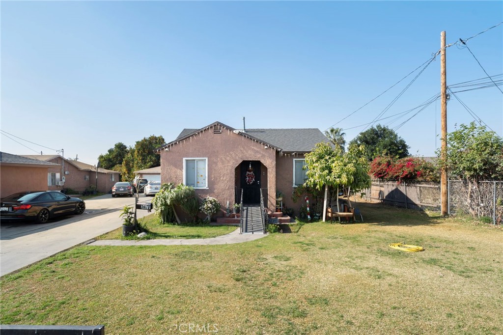 2467 Tamora Avenue