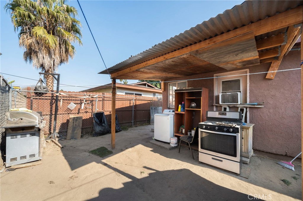 2467 Tamora Avenue