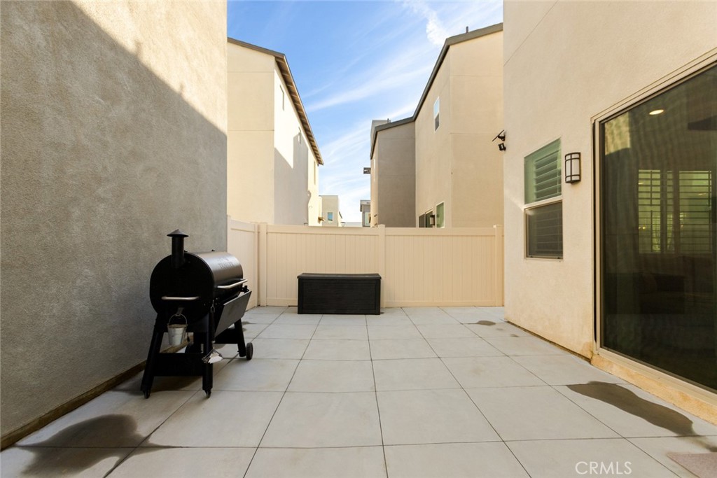 3657 E Eames Street