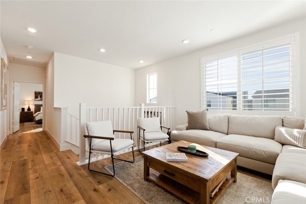 3657 E Eames Street