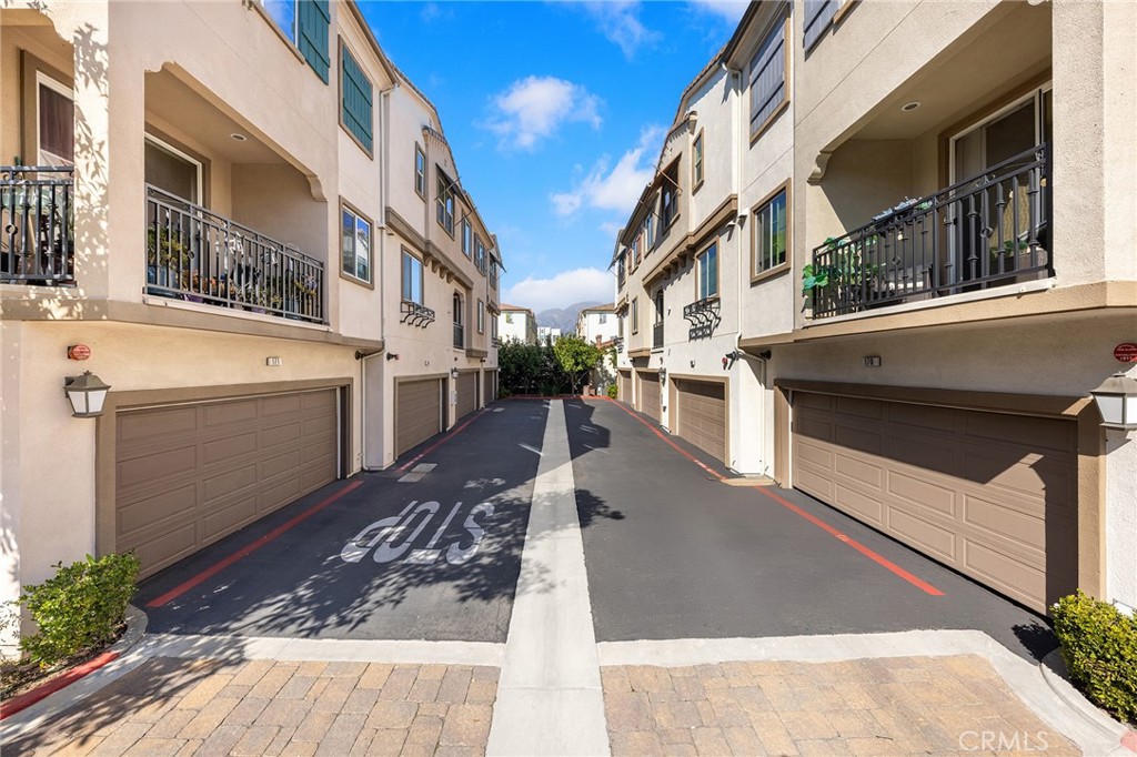 158 Macintosh Way