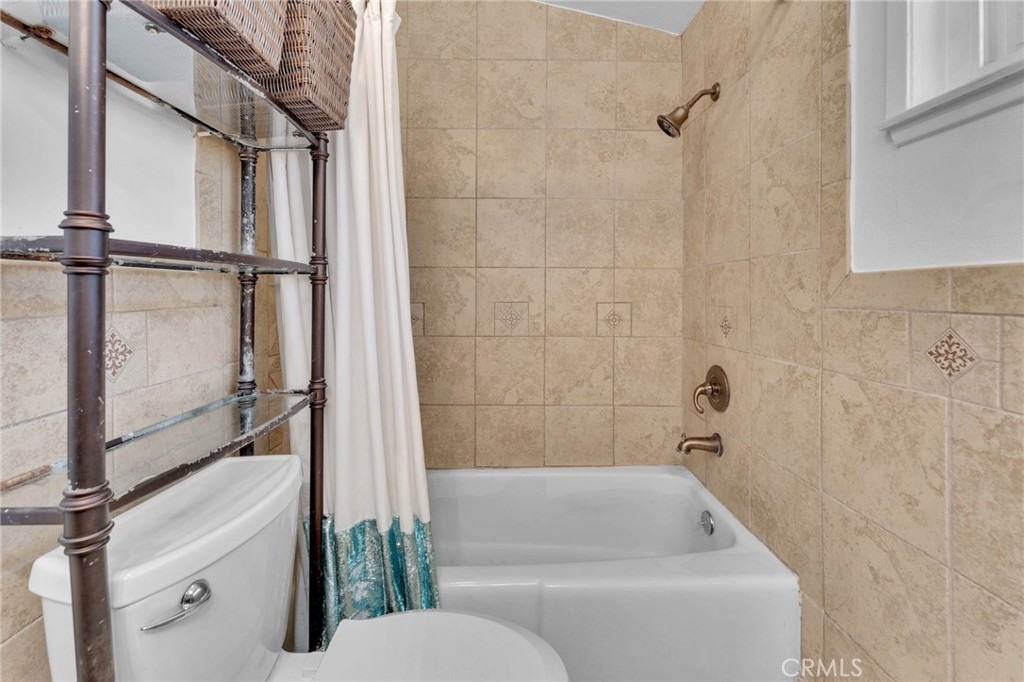 903 Crest Vista Drive