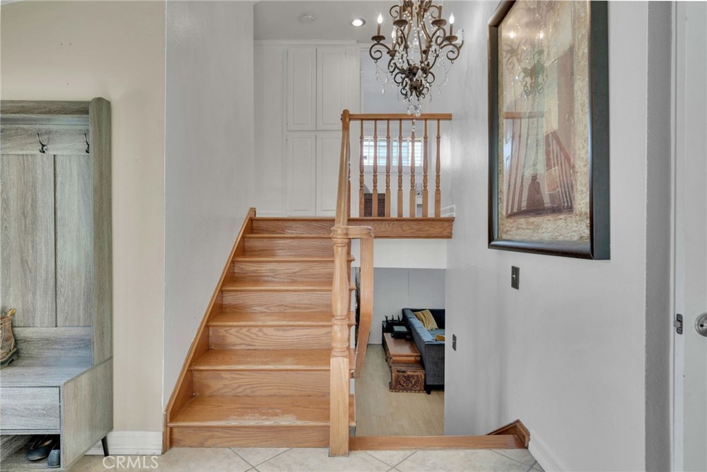 903 Crest Vista Drive