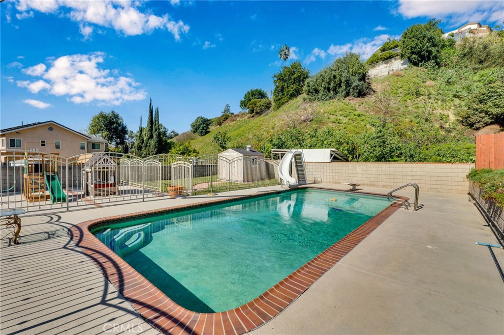 903 Crest Vista Drive