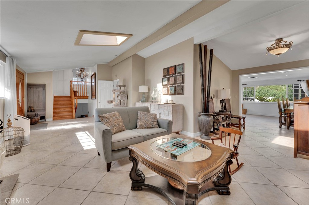 903 Crest Vista Drive