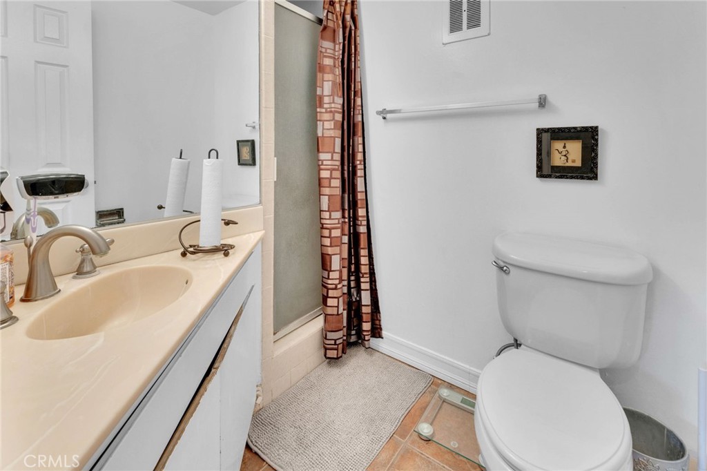 903 Crest Vista Drive