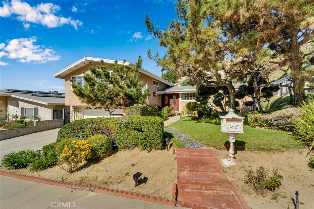 903 Crest Vista Drive