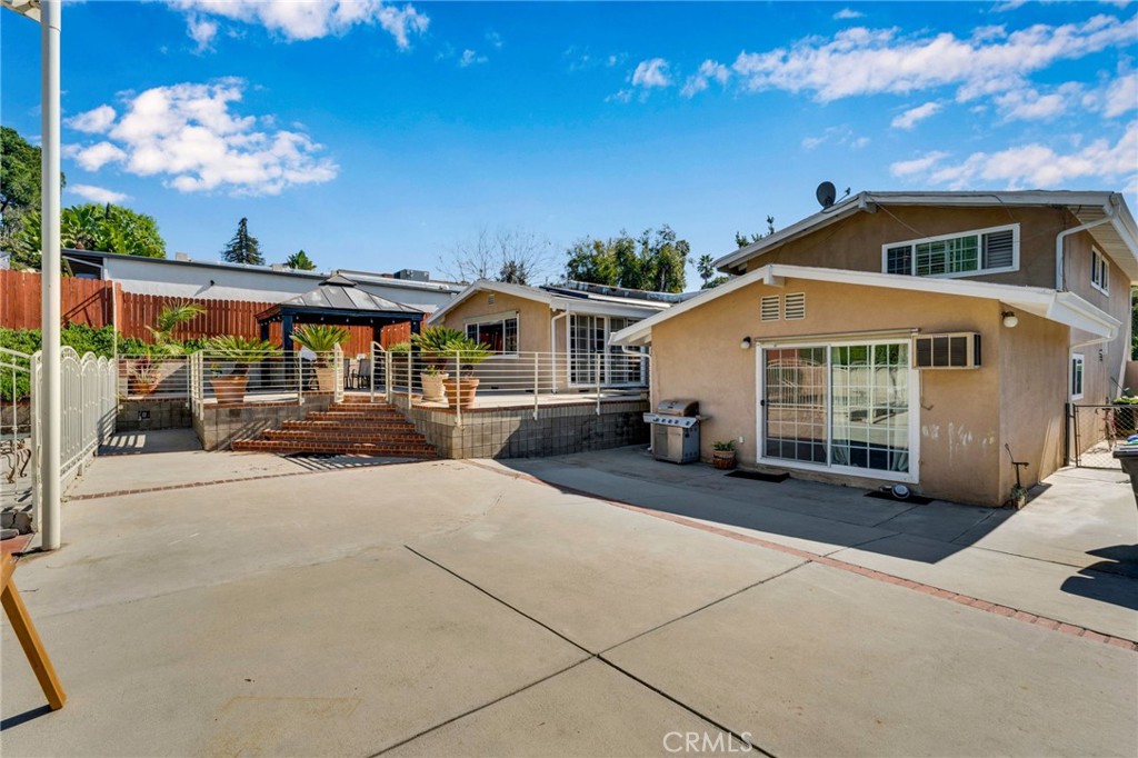 903 Crest Vista Drive