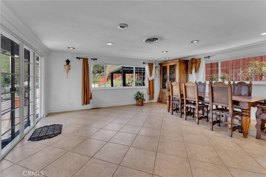 903 Crest Vista Drive