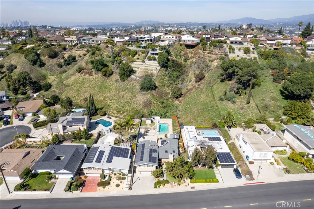 903 Crest Vista Drive