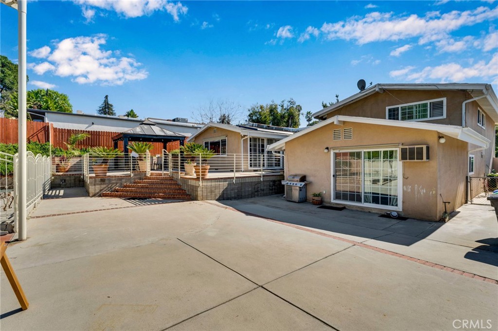 903 Crest Vista Drive