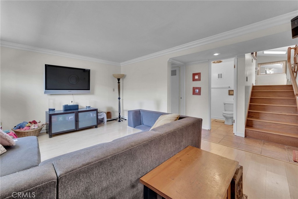 903 Crest Vista Drive