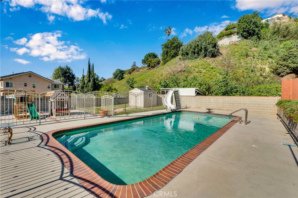 903 Crest Vista Drive