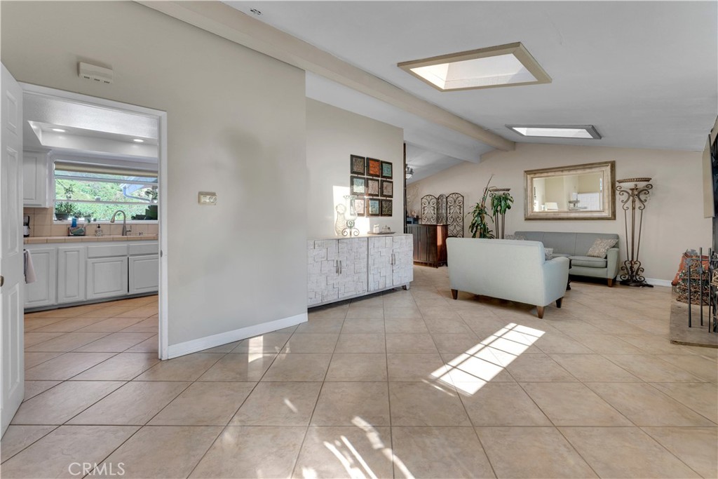 903 Crest Vista Drive