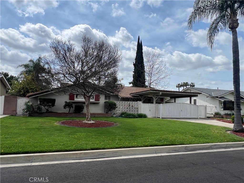 706 E Herring Avenue