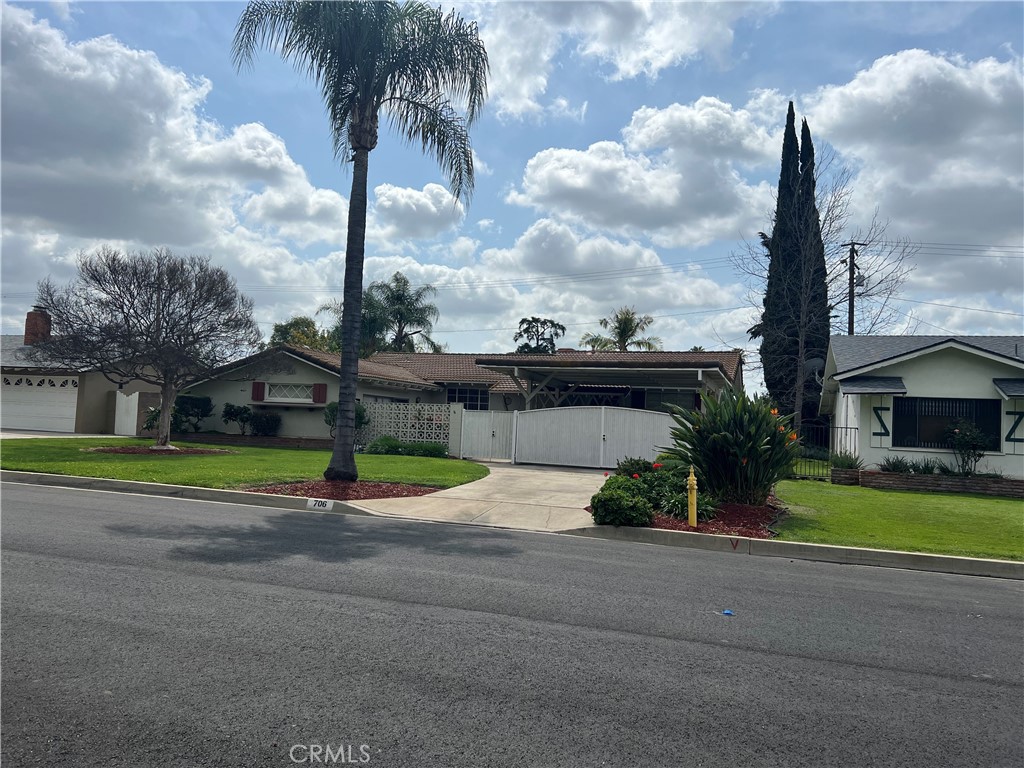 706 E Herring Avenue