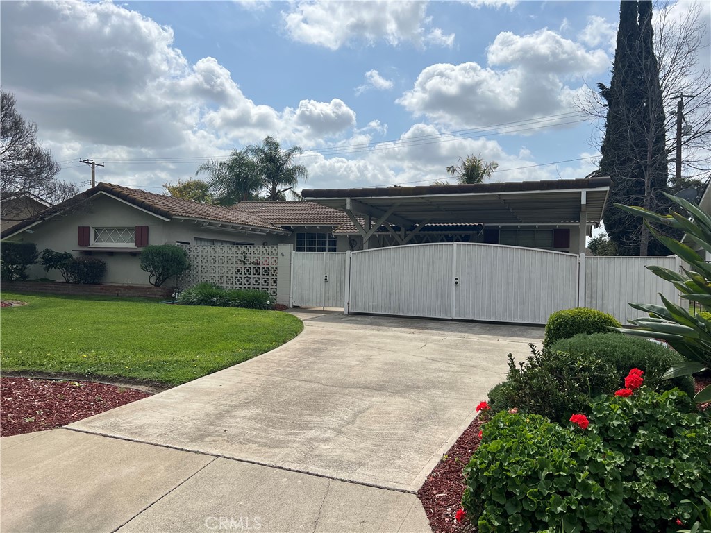 706 E Herring Avenue