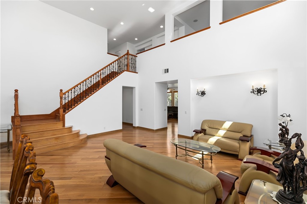 336 N Baker Privado