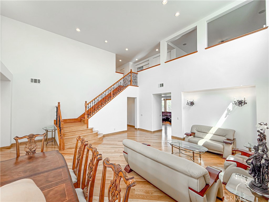 336 N Baker Privado