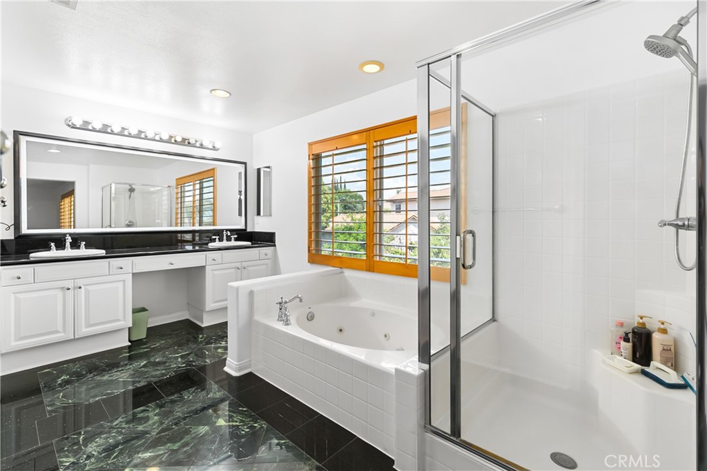 336 N Baker Privado