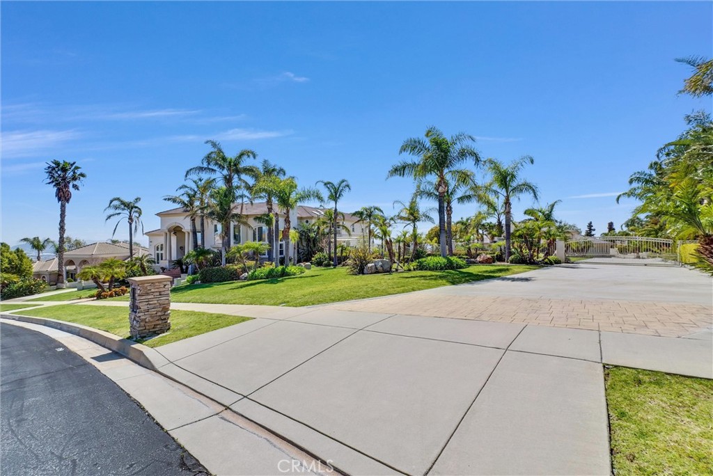10817 Carriage Drive