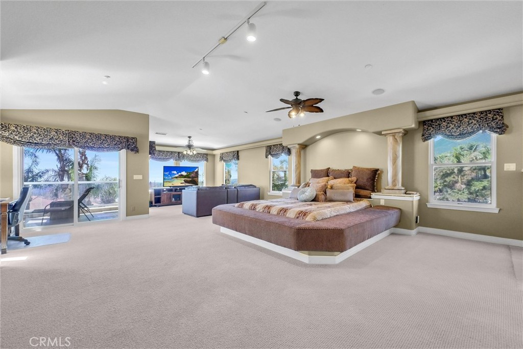 10817 Carriage Drive