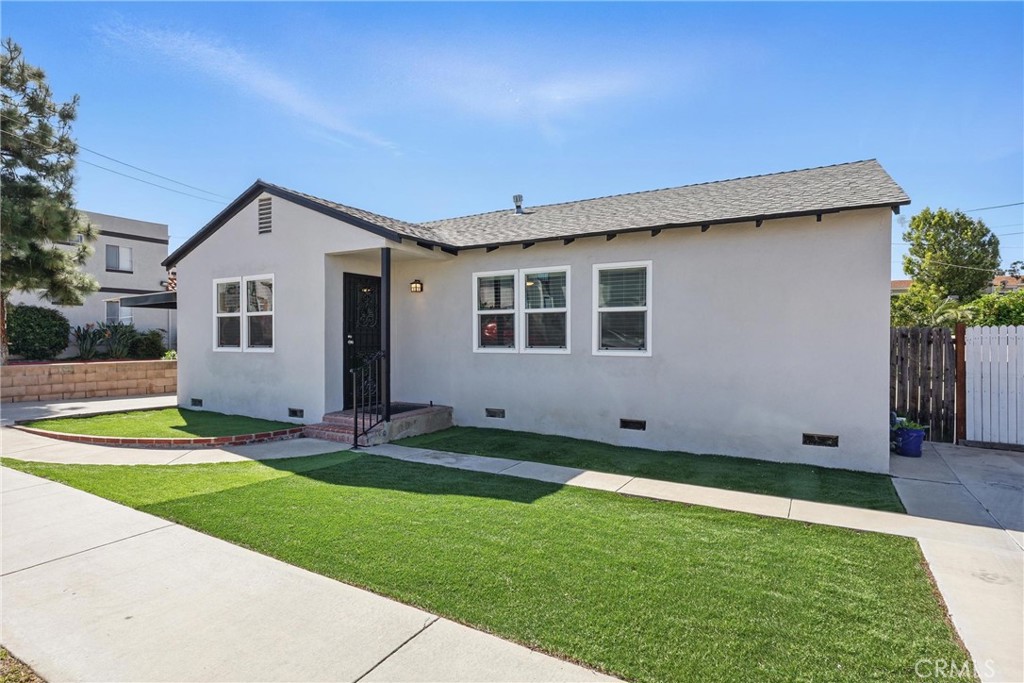 19526 E Cienega Avenue