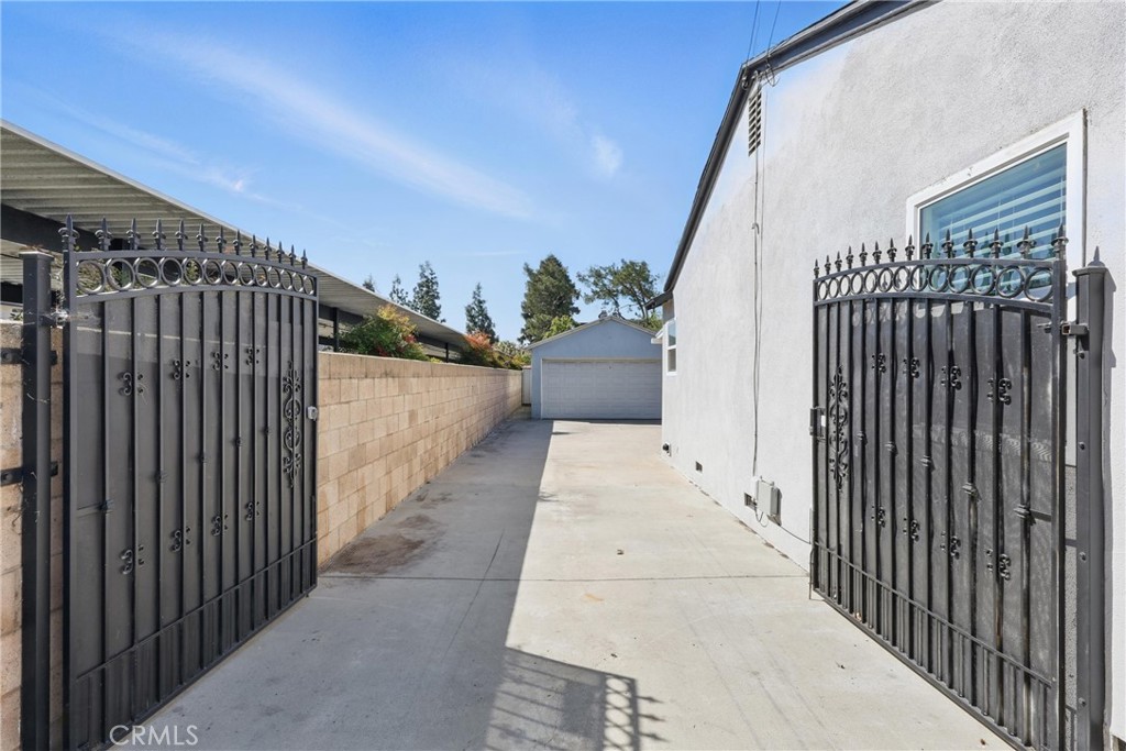 19526 E Cienega Avenue
