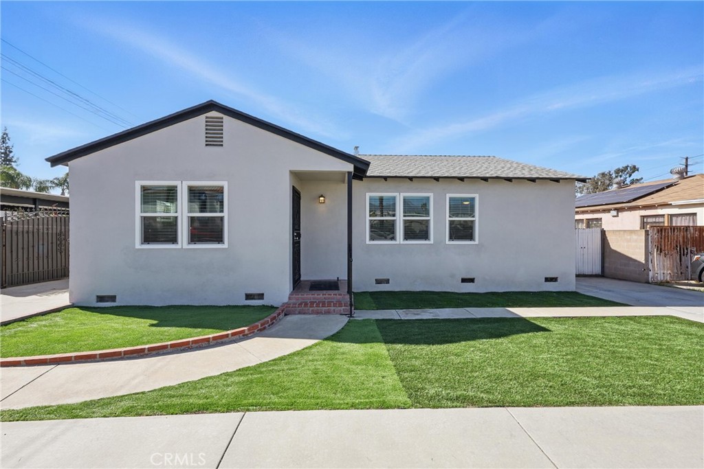 19526 E Cienega Avenue