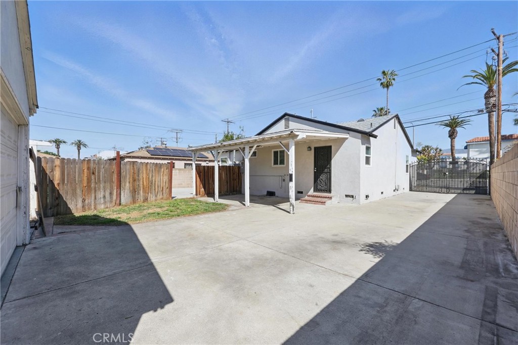 19526 E Cienega Avenue