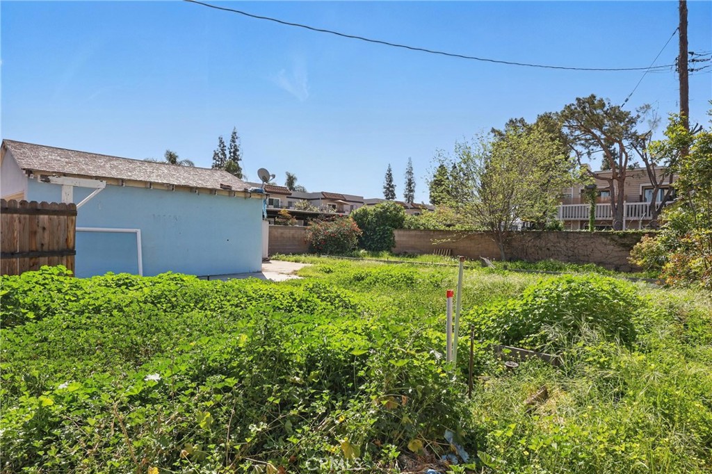 19526 E Cienega Avenue