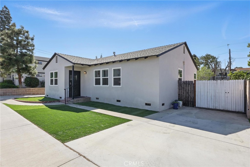 19526 E Cienega Avenue