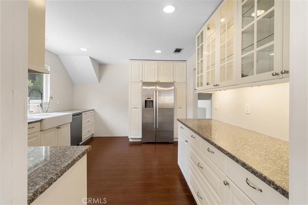 11 Rainbow Ridge Road