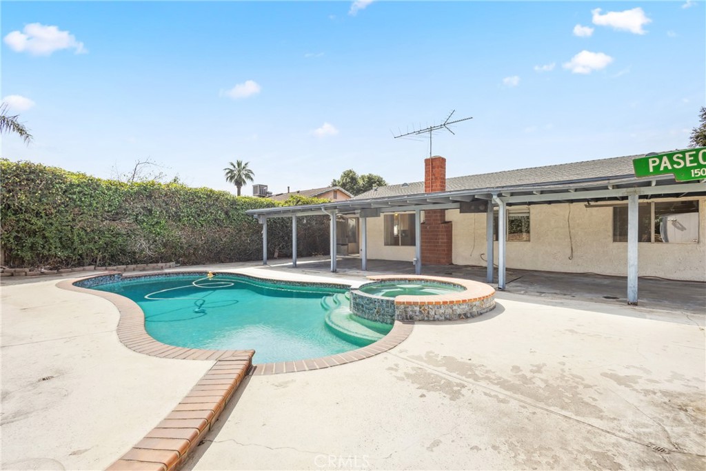 1581 Paseo Ave.