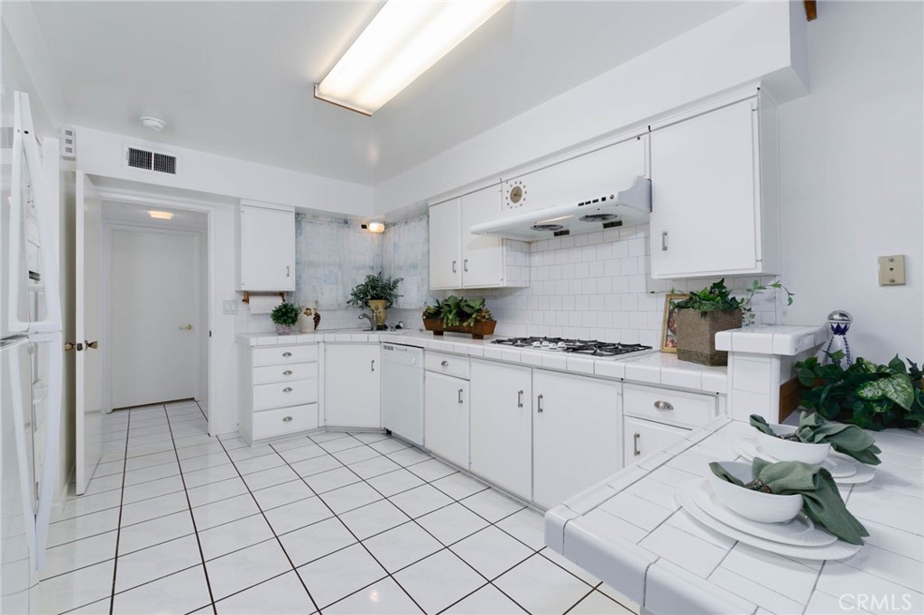 20308 Collegewood Drive