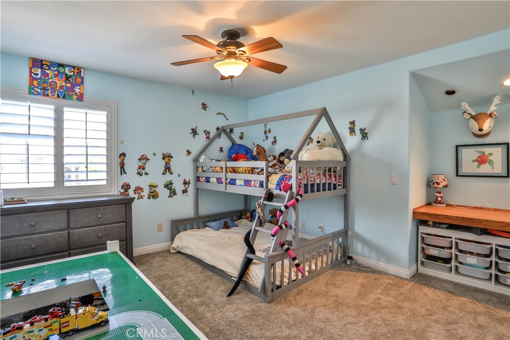 15043 Avenida Compadres