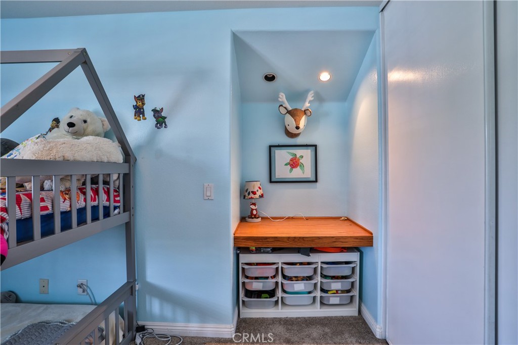 15043 Avenida Compadres