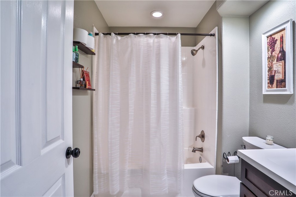 15043 Avenida Compadres