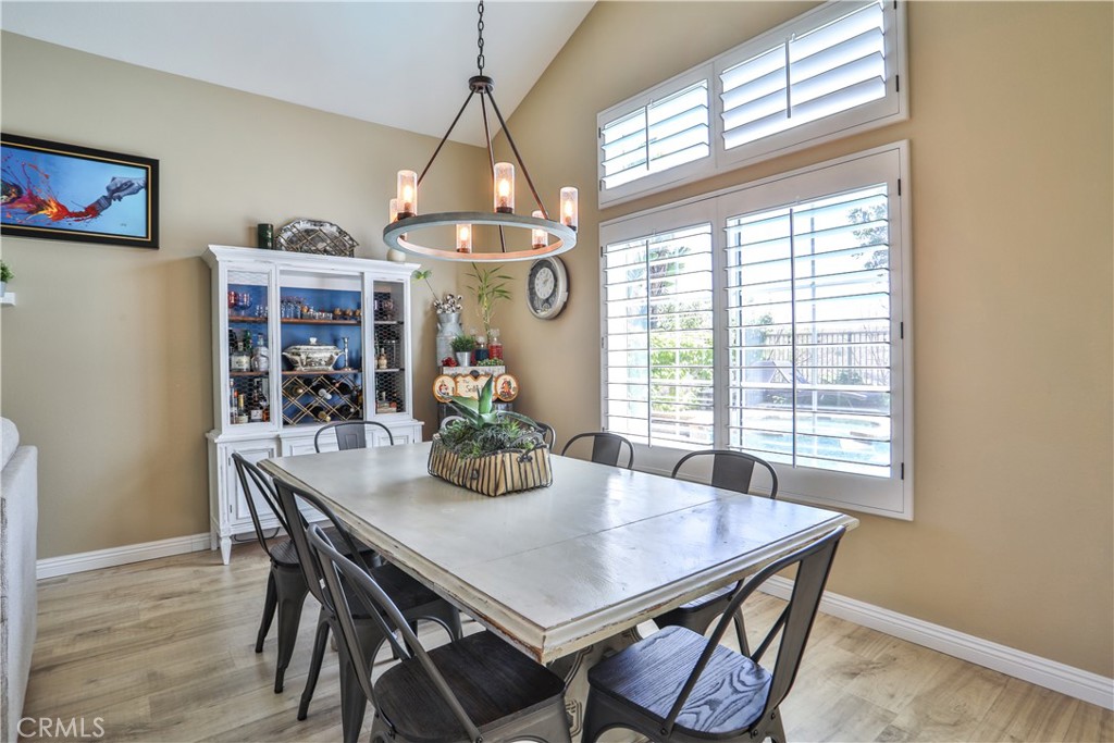 15043 Avenida Compadres